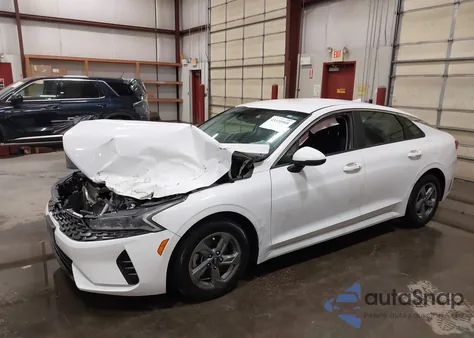 2021 Kia K5 Lxs z USA, uszkodzony, nr VIN 5XXG14J24MG023126